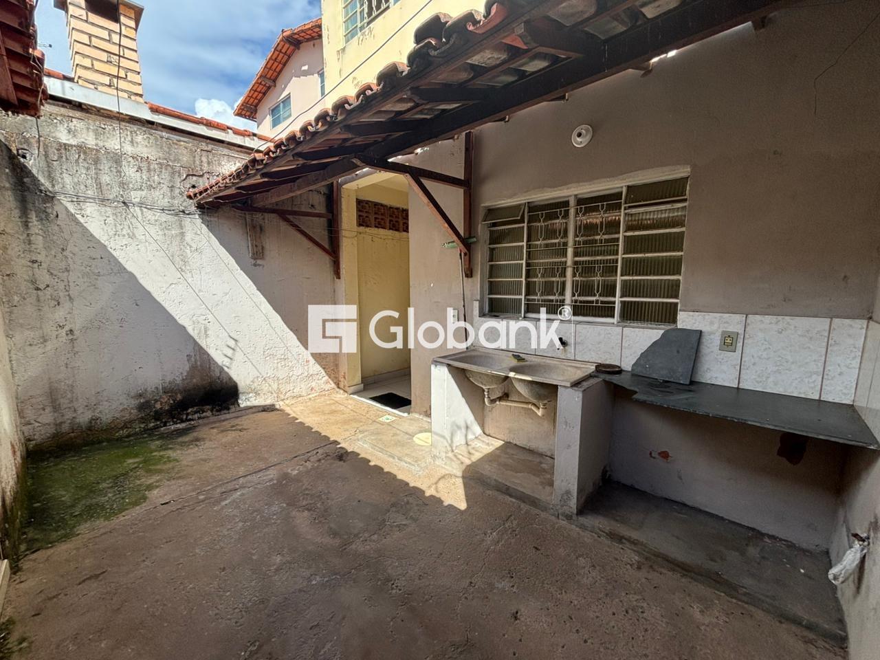 Kitnet 1 quarto para aluguel Vila Brasília 45m² Montes Claros MG: Área de serviço