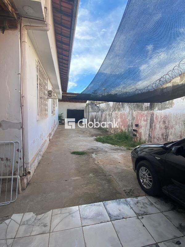 Casa 6 quartos à venda São Mateus 345m² Montes Claros MG: 