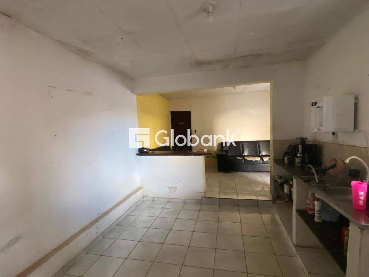 Casa 6 quartos à venda São Mateus 345m² Montes Claros MG: 