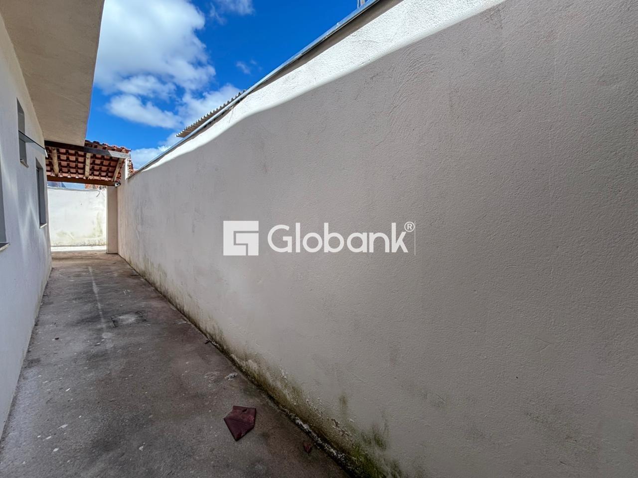 Casa 2 quartos à venda Independência 85m² Montes Claros MG: Corredor lateral