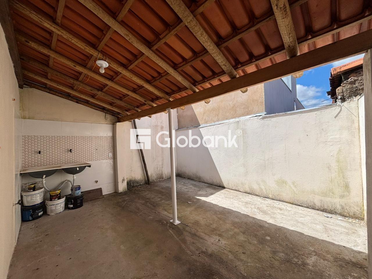 Casa 2 quartos à venda Independência 85m² Montes Claros MG: Área de serviço