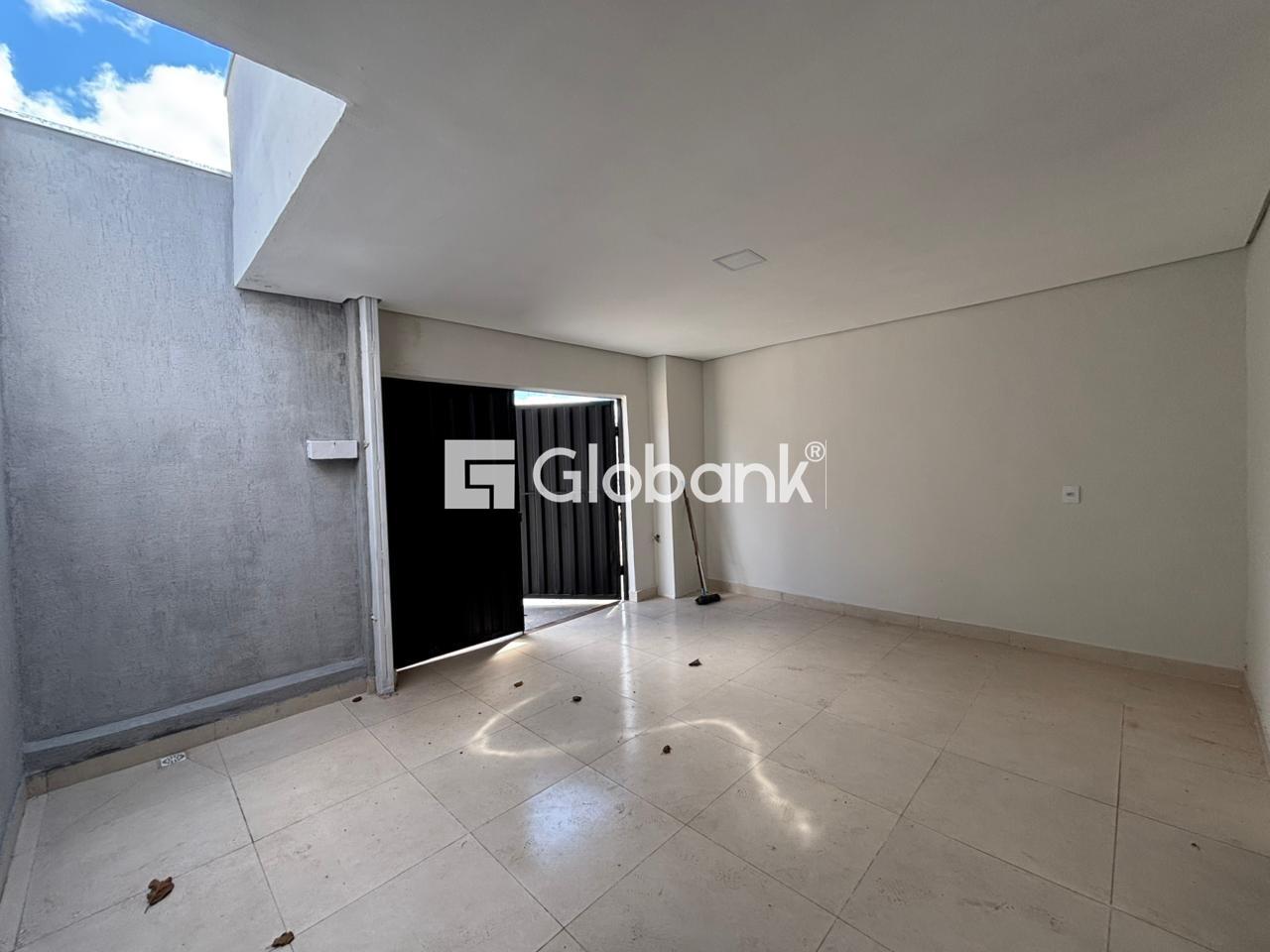 Casa 2 quartos à venda Independência 85m² Montes Claros MG: Garagem