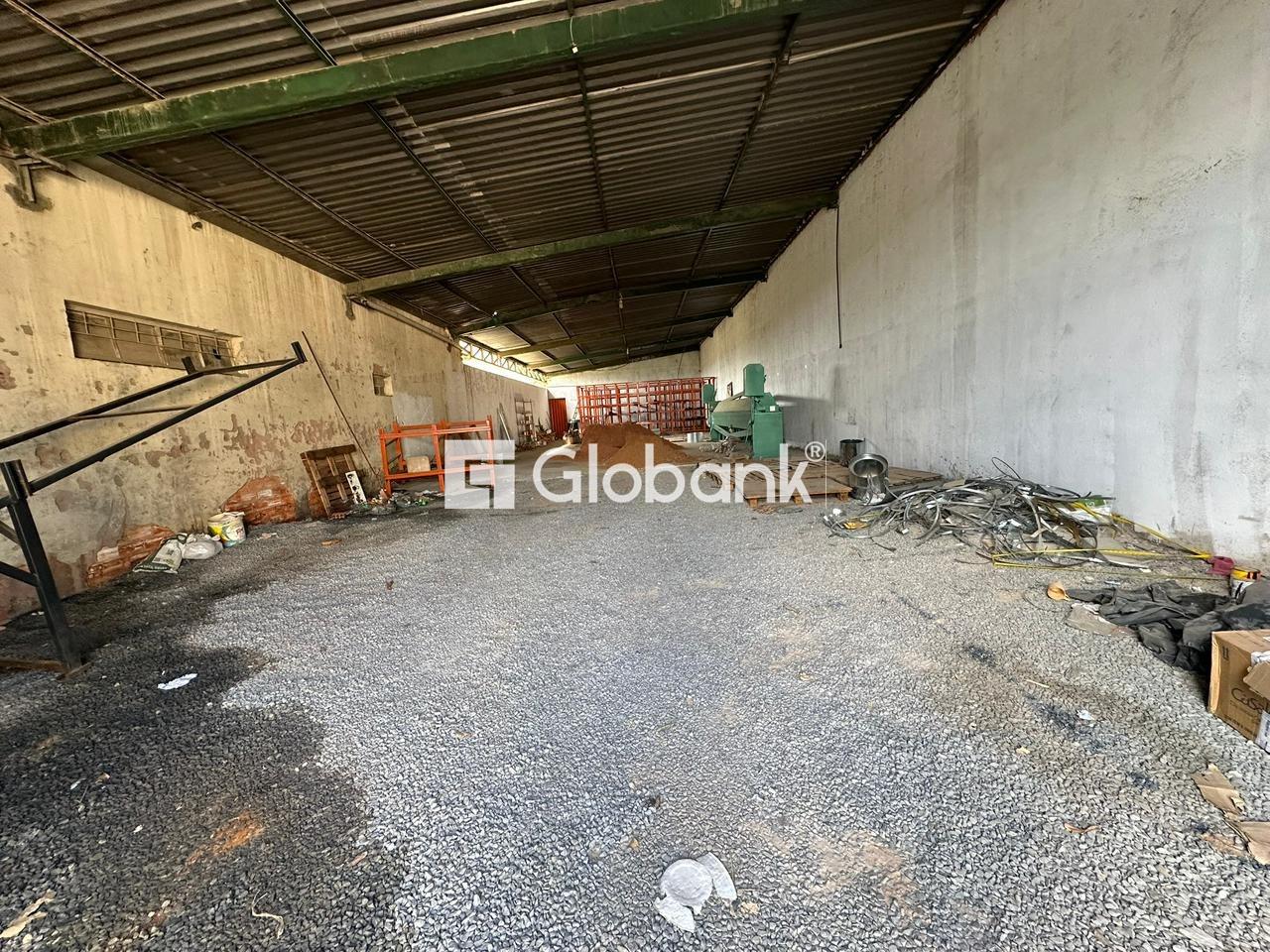Galpão para aluguel Dona Gregória 350m² Montes Claros MG: 