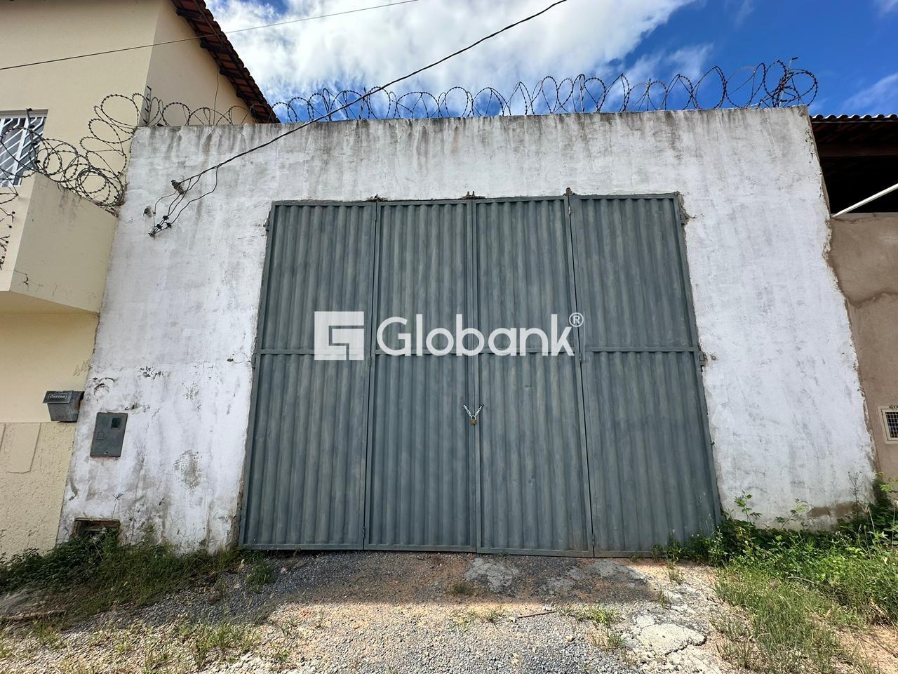 Galpão para aluguel Dona Gregória 350m² Montes Claros MG: Fachada
