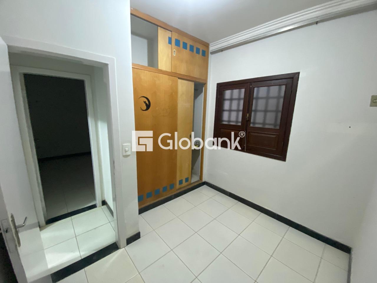 Casa 4 quartos para aluguel Planalto 450m² Montes Claros MG: 