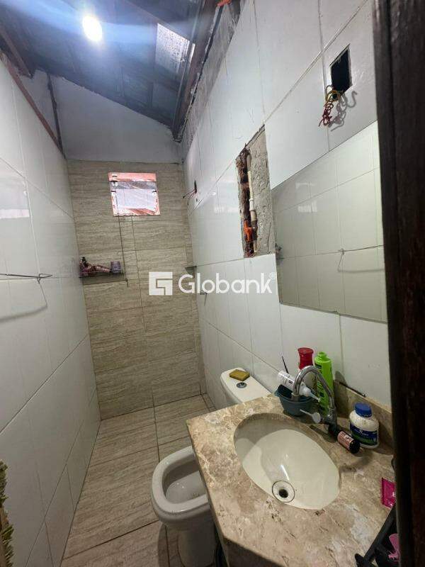 Casa 4 quartos à venda Antônio Pimenta 280m² Montes Claros MG: 