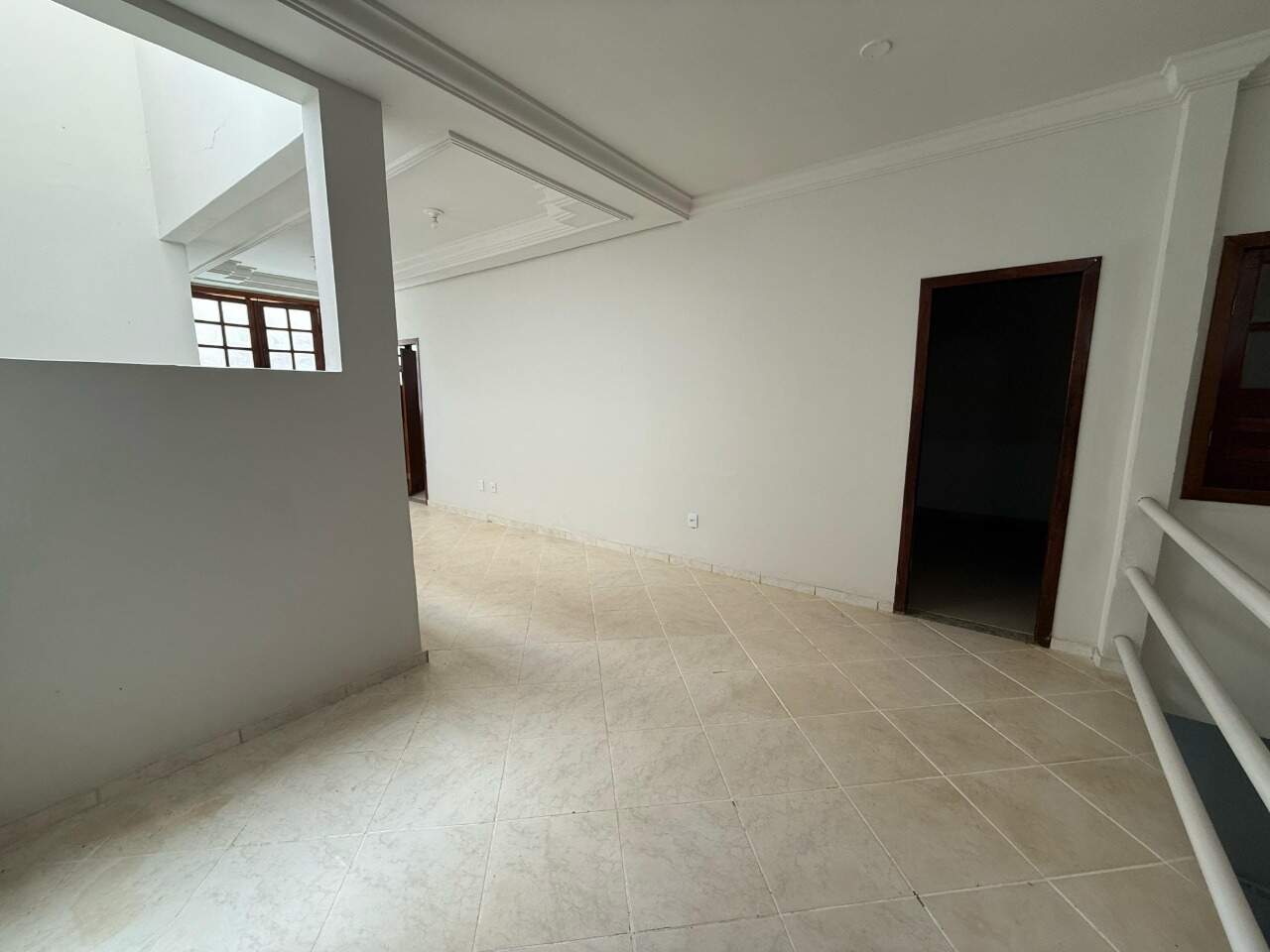 Casa 4 quartos à venda Vila Guilhermina 410m² Montes Claros MG: