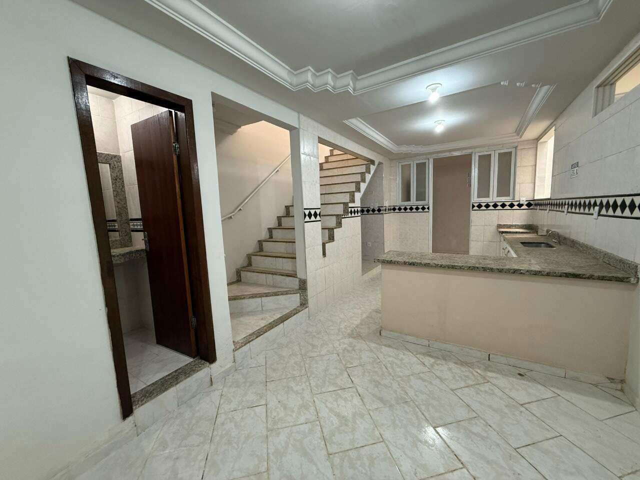 Casa 4 quartos à venda Vila Guilhermina 410m² Montes Claros MG: 