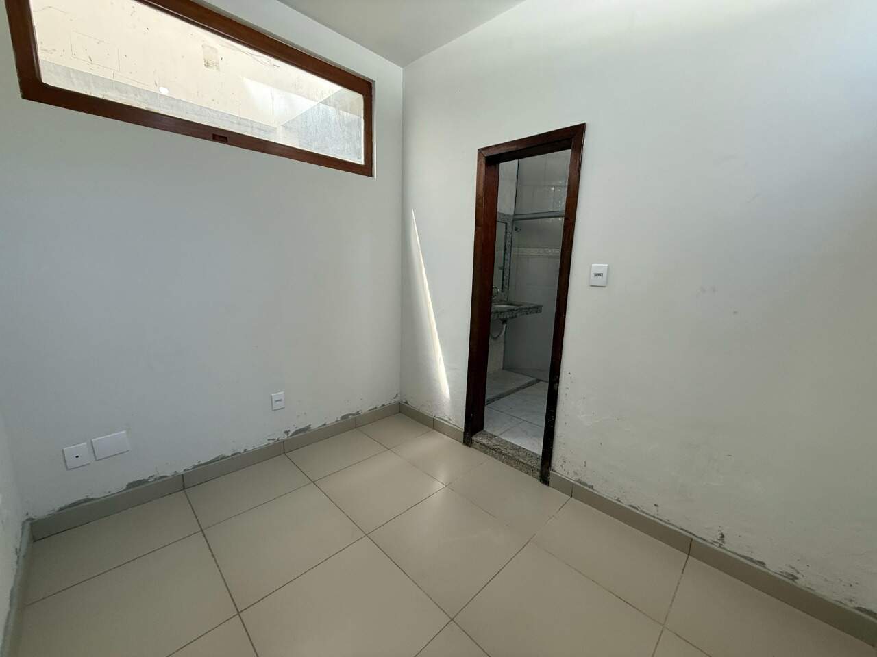 Casa 4 quartos à venda Vila Guilhermina 410m² Montes Claros MG: Closet