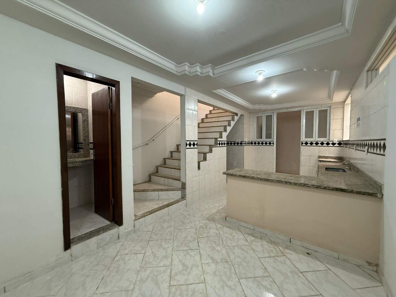 Casa 4 quartos à venda Vila Guilhermina 410m² Montes Claros MG: Sala de jantar