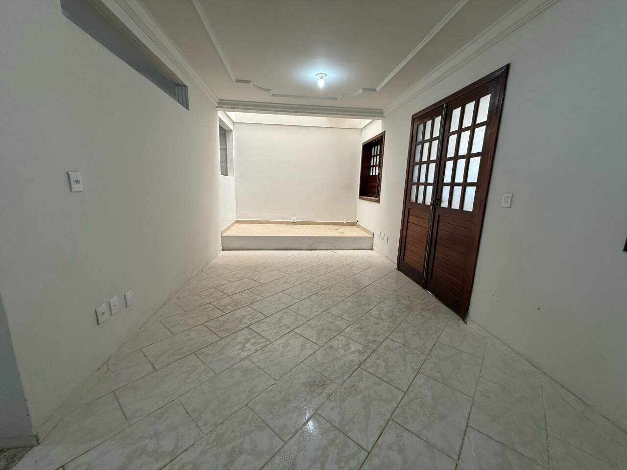 Casa 4 quartos à venda Vila Guilhermina 410m² Montes Claros MG: Sala