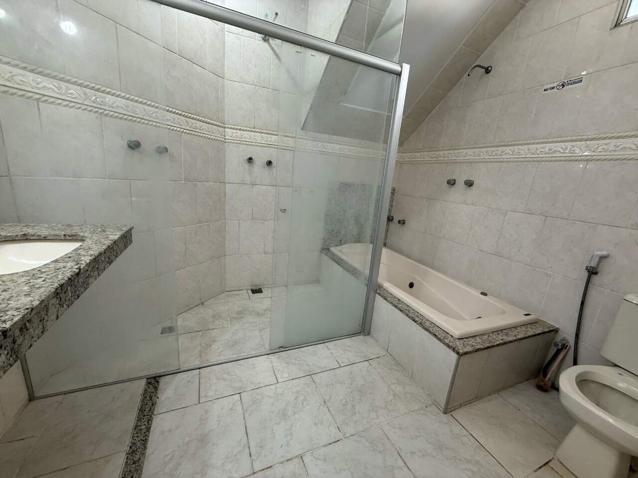 Casa 4 quartos à venda Vila Guilhermina 410m² Montes Claros MG: Suite
