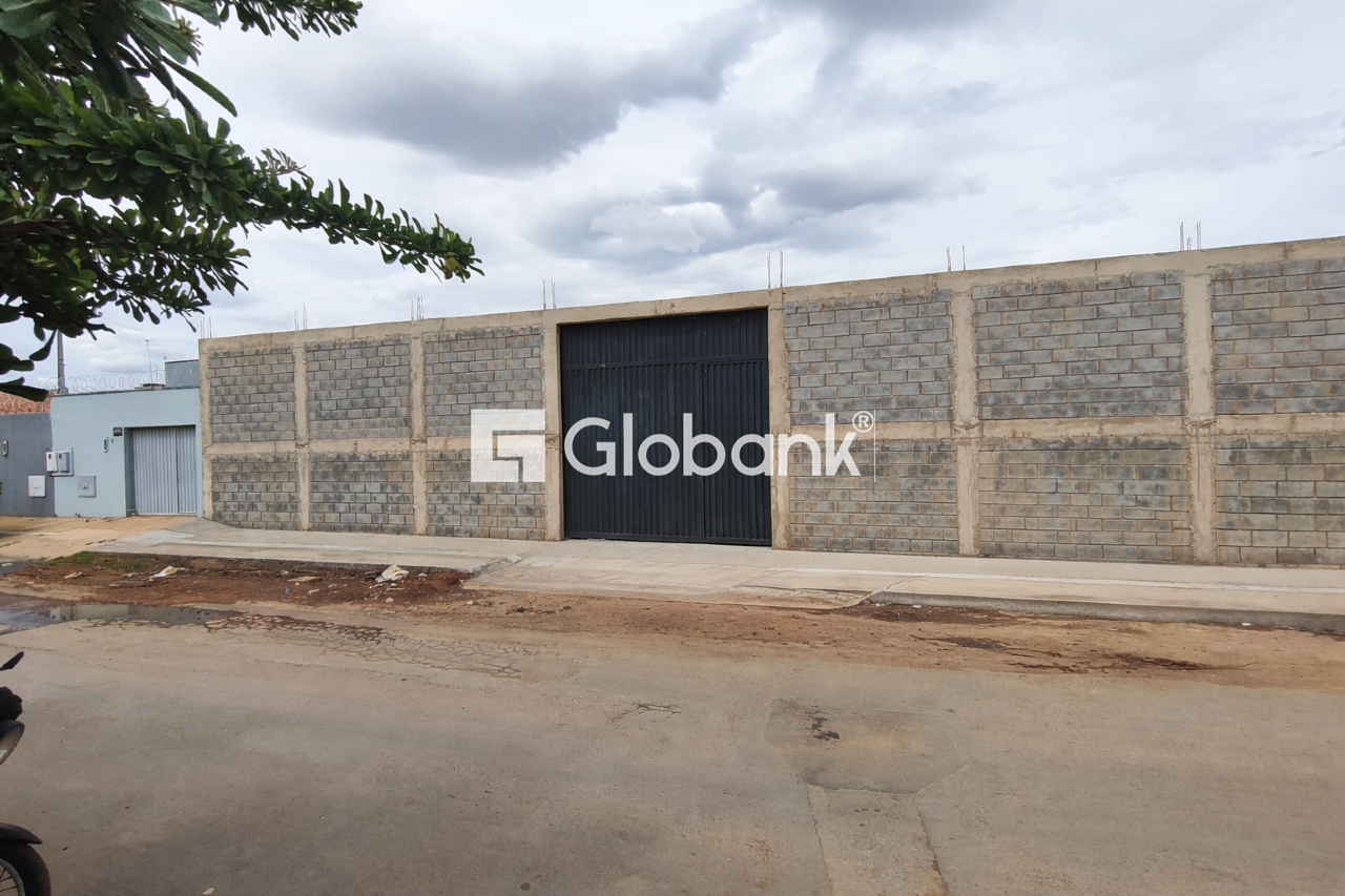 Galpão para aluguel Vila Campos 250m² Montes Claros MG: Fachada
