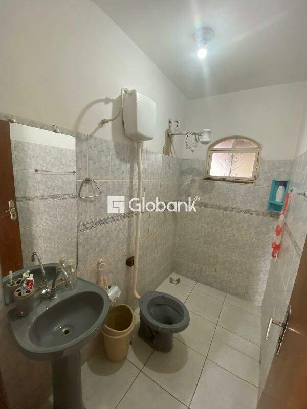 Casa 5 quartos à venda Planalto 450m² Montes Claros MG: 