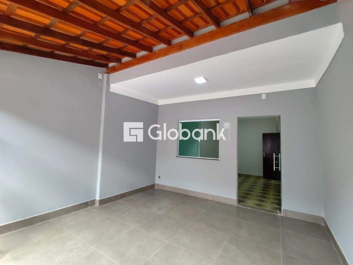 Casa 3 quartos para aluguel Morada do Sol 120m² Montes Claros MG: Garagem