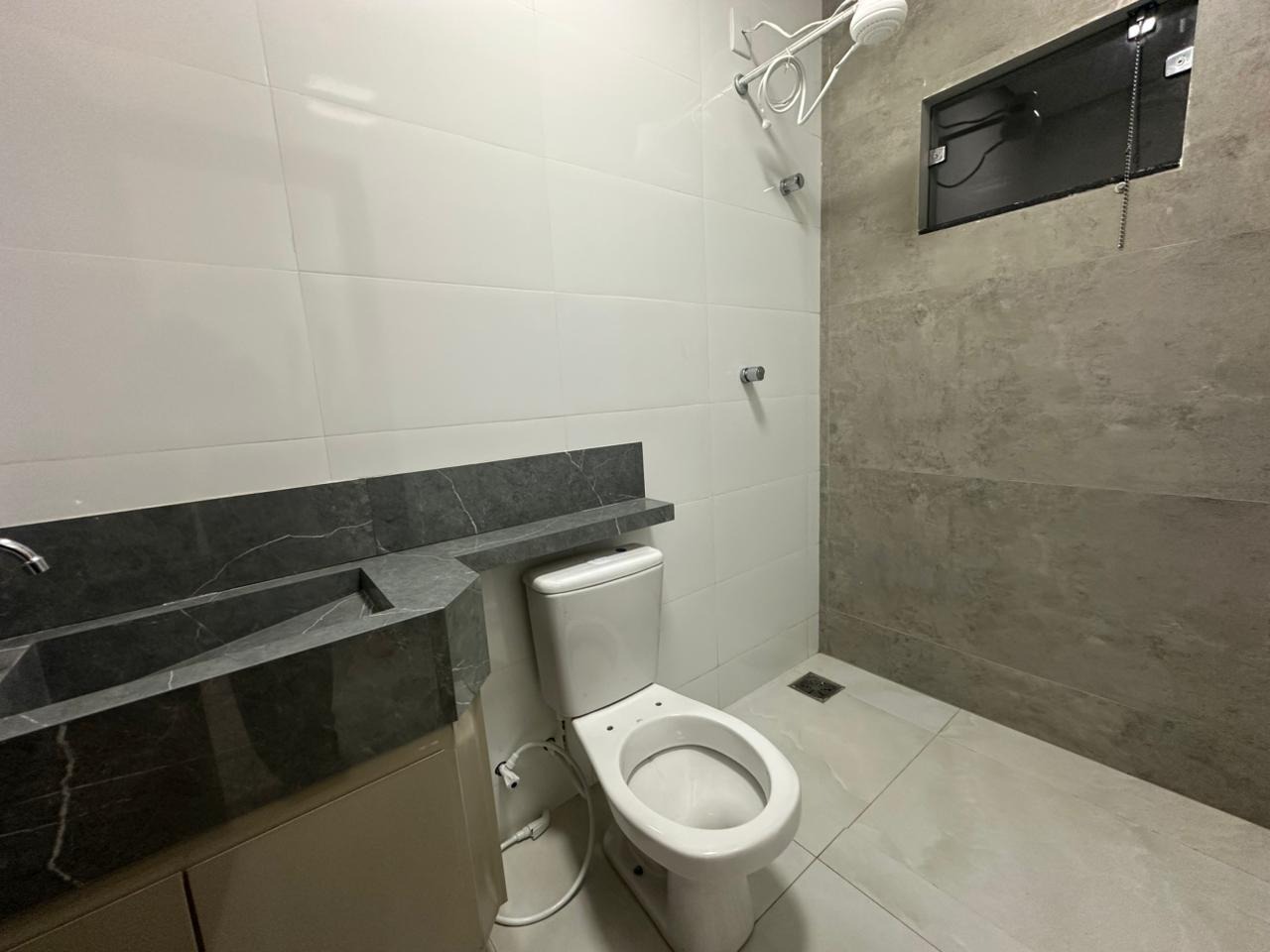 Cobertura 3 quartos para aluguel Ibituruna 140m² Montes Claros MG: Banheiro social