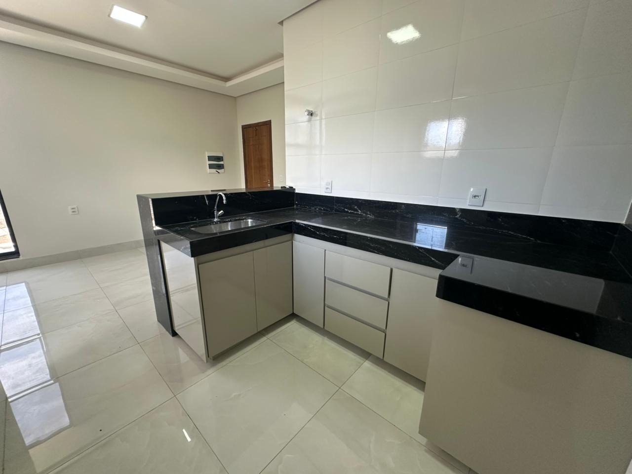 Cobertura 3 quartos para aluguel Ibituruna 140m² Montes Claros MG: Cozinha