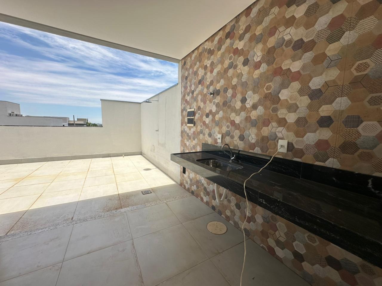 Cobertura 3 quartos para aluguel Ibituruna 140m² Montes Claros MG: 