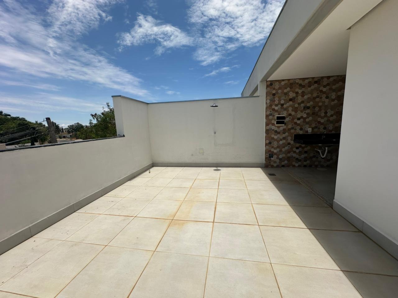 Cobertura 3 quartos para aluguel Ibituruna 140m² Montes Claros MG: 