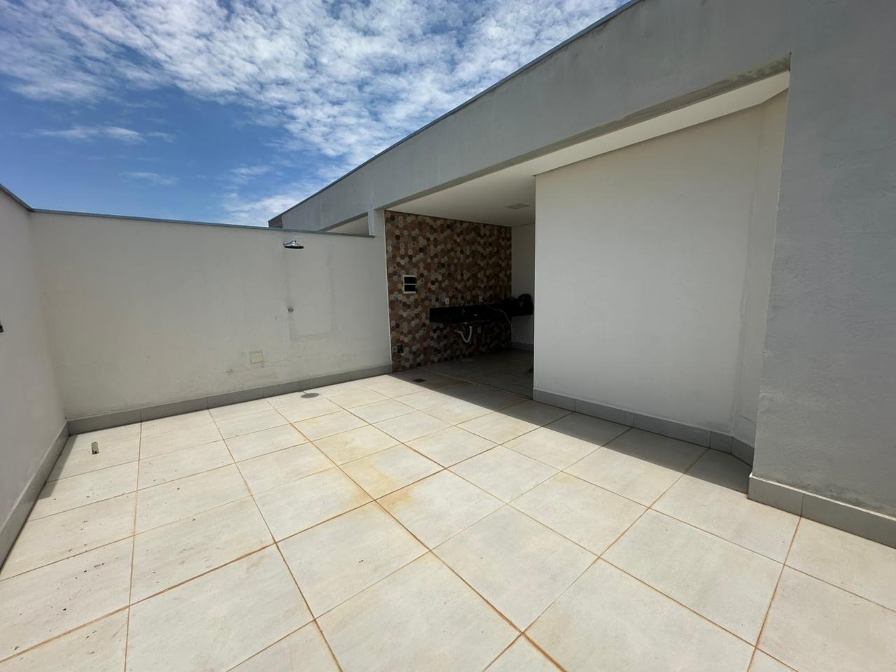 Cobertura 3 quartos para aluguel Ibituruna 140m² Montes Claros MG: 