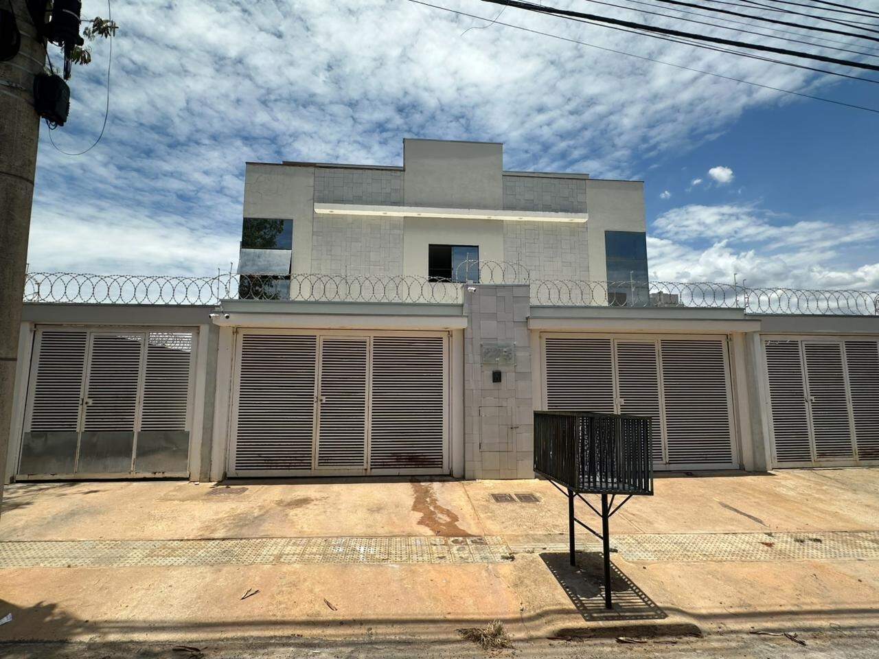 Cobertura 3 quartos para aluguel Ibituruna 140m² Montes Claros MG: Fachada