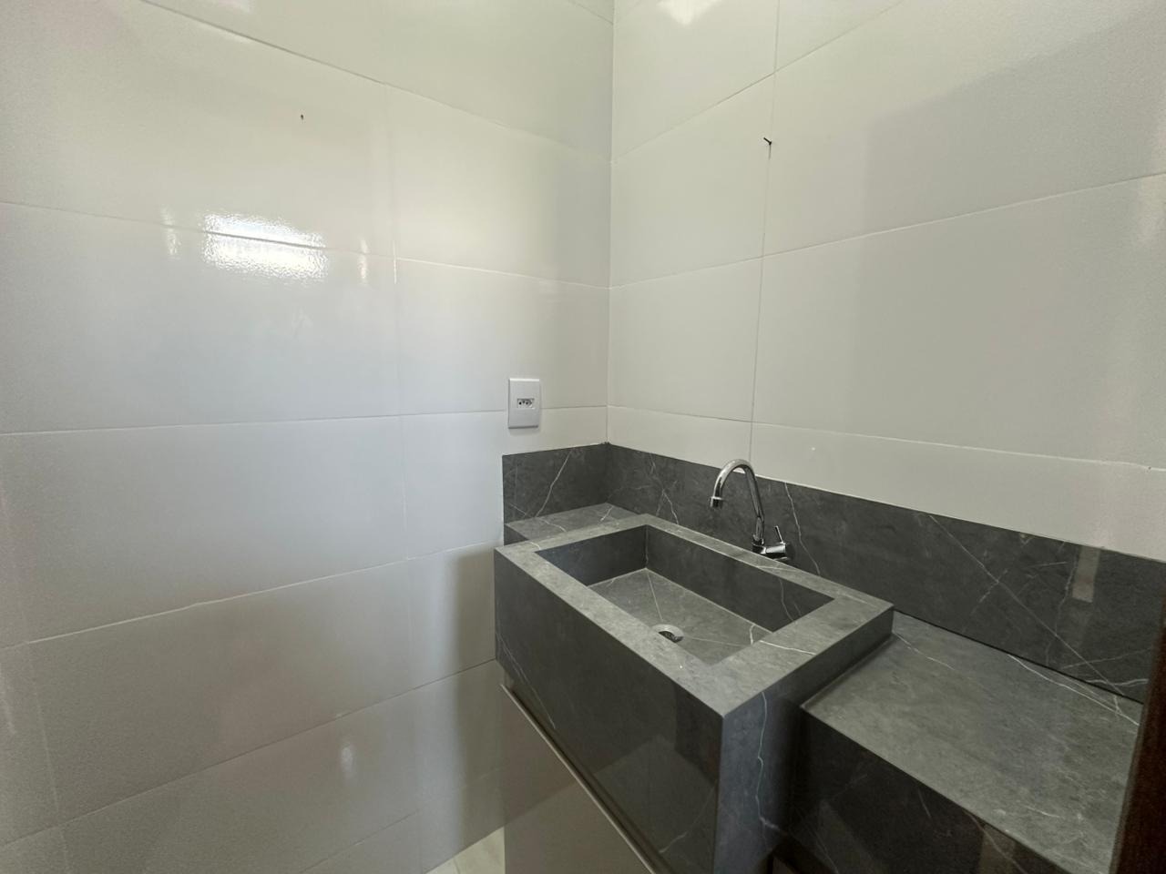 Cobertura 3 quartos para aluguel Ibituruna 140m² Montes Claros MG: Lavabo