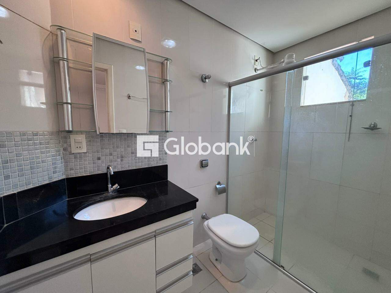 Casa 3 quartos para aluguel Ibituruna 123m² Montes Claros MG: Banheiro suite