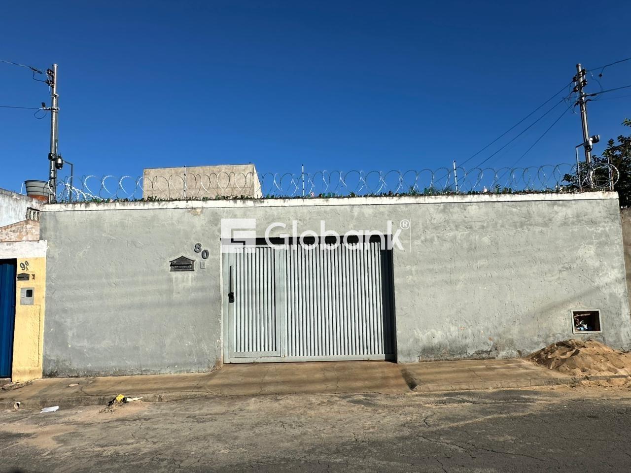 Casa 3 quartos para aluguel Alto São João 110m² Montes Claros MG: Fachada