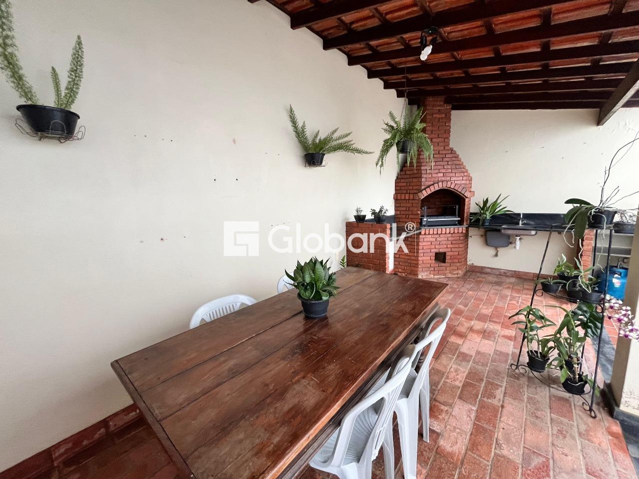Casa 3 quartos para aluguel Planalto 150m² Montes Claros MG: 