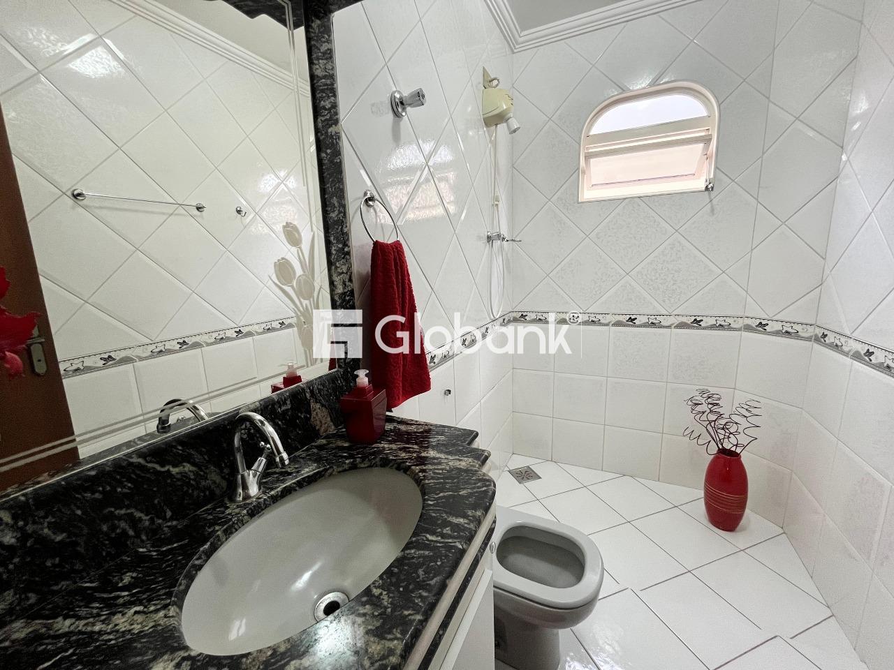 Casa 3 quartos para aluguel Planalto 150m² Montes Claros MG: 