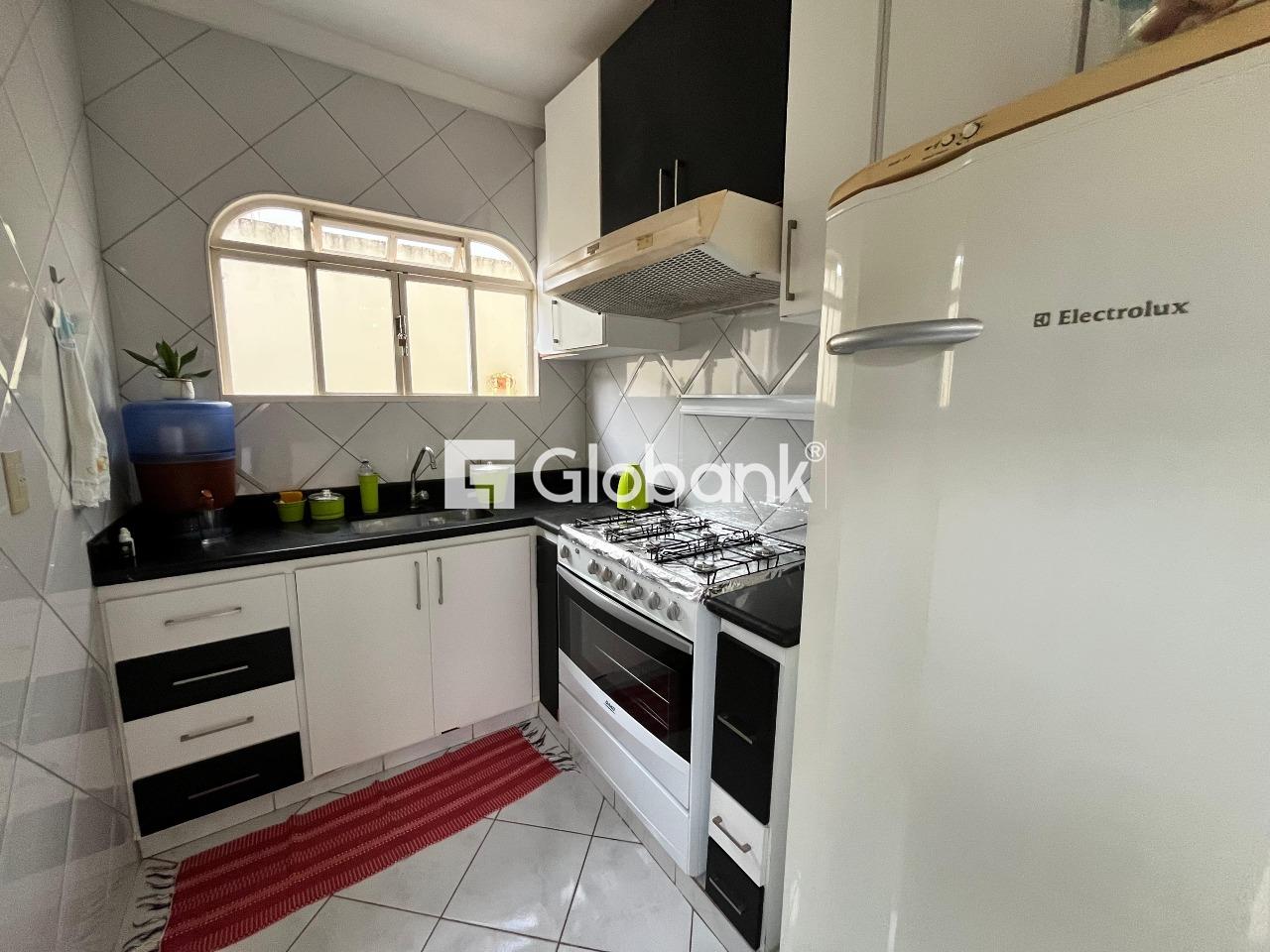 Casa 3 quartos para aluguel Planalto 150m² Montes Claros MG: 