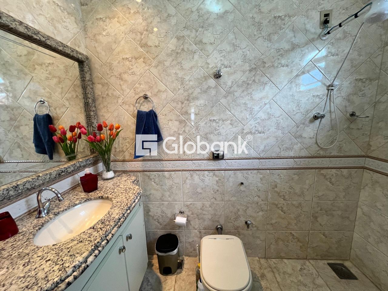 Casa 3 quartos para aluguel Planalto 150m² Montes Claros MG: 