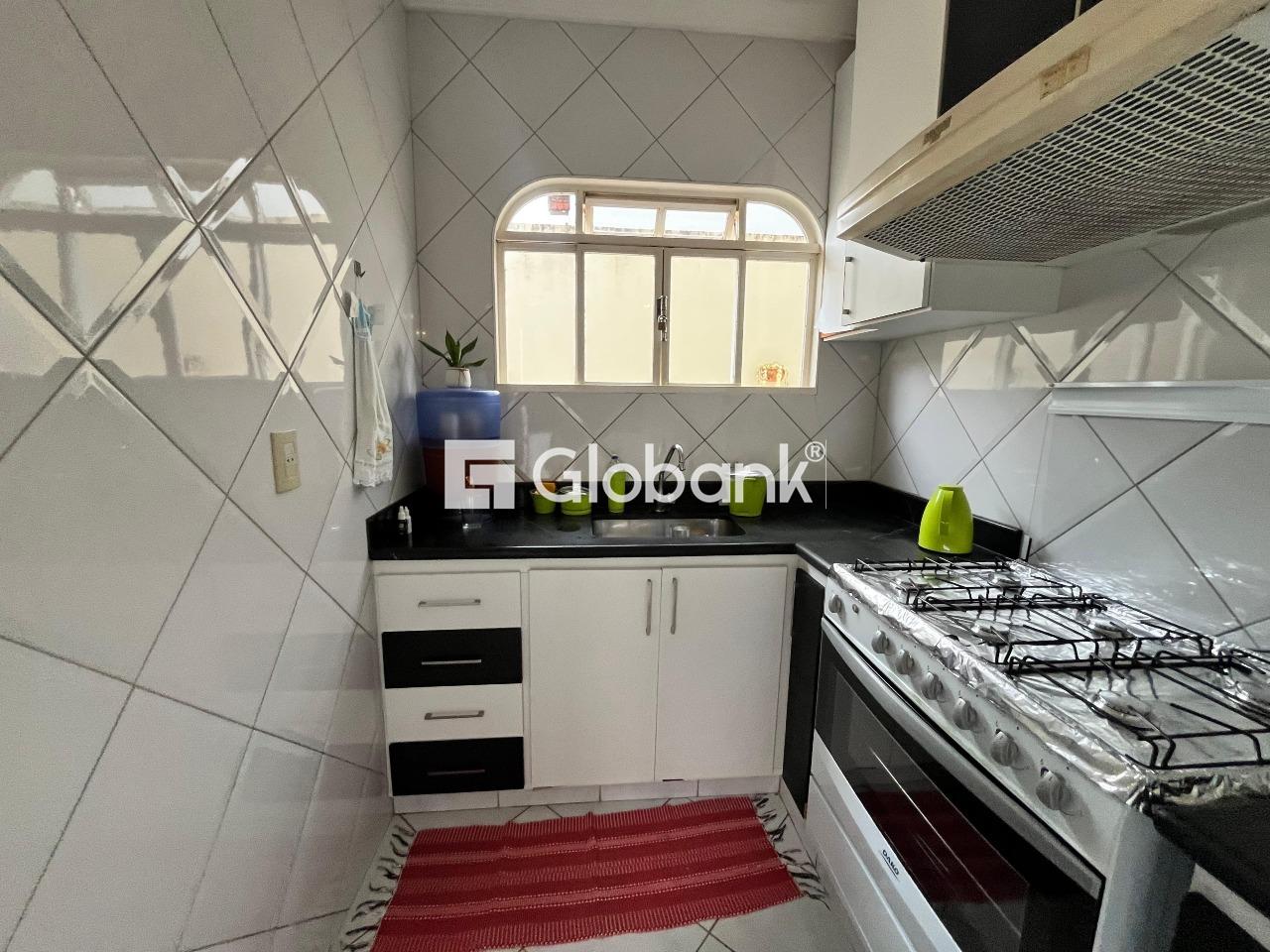 Casa 3 quartos para aluguel Planalto 150m² Montes Claros MG: 