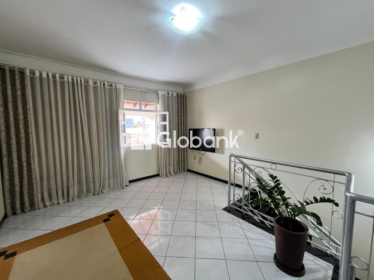 Casa 3 quartos para aluguel Planalto 150m² Montes Claros MG: 