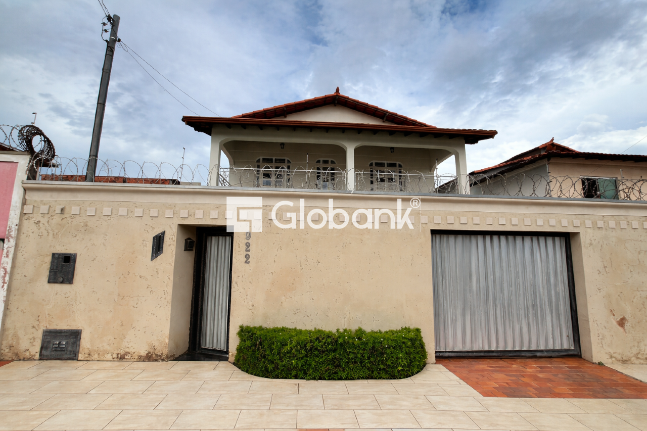 Casa 3 quartos para aluguel Planalto 150m² Montes Claros MG: 