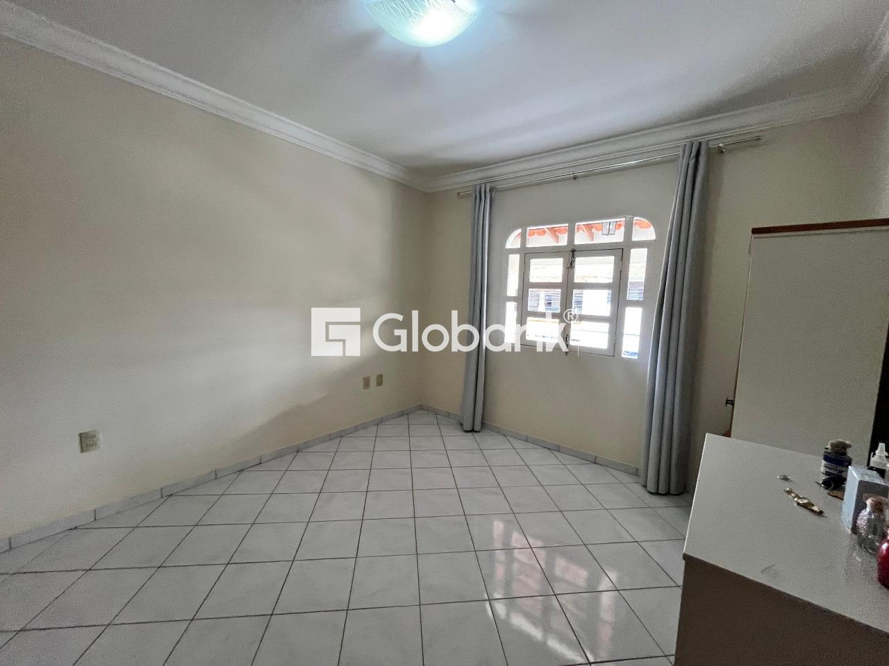 Casa 3 quartos para aluguel Planalto 150m² Montes Claros MG: 