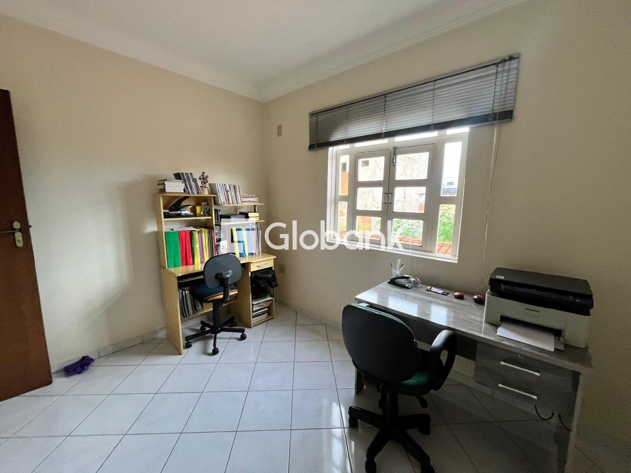 Casa 3 quartos para aluguel Planalto 150m² Montes Claros MG: 