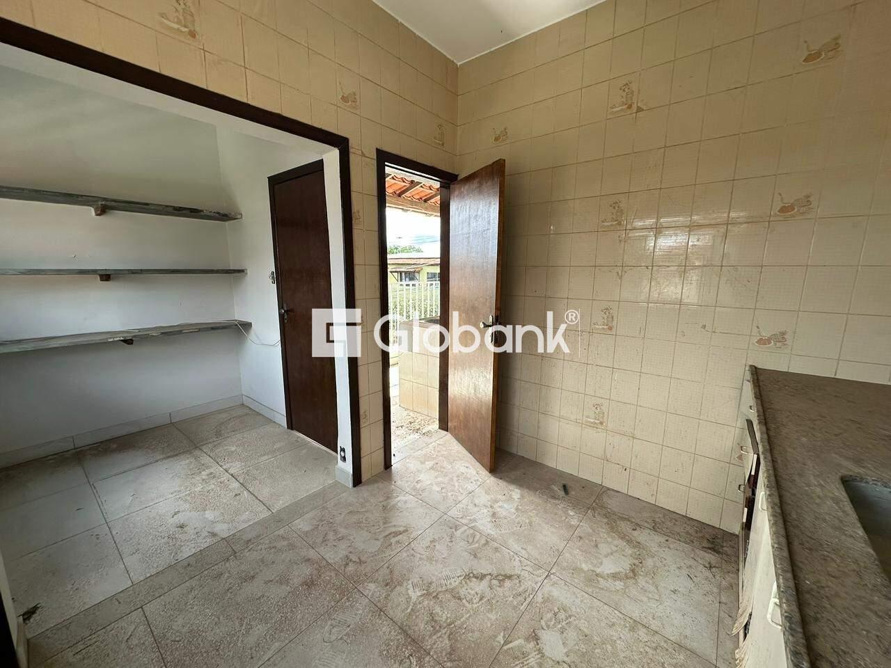 Casa 3 quartos para aluguel Dona Gregória 90m² Montes Claros MG: 