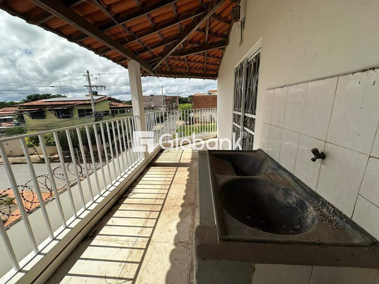 Casa 3 quartos para aluguel Dona Gregória 90m² Montes Claros MG: 