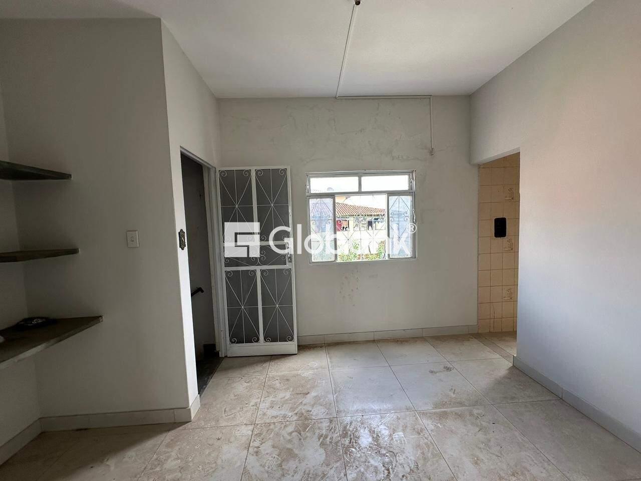 Casa 3 quartos para aluguel Dona Gregória 90m² Montes Claros MG: 