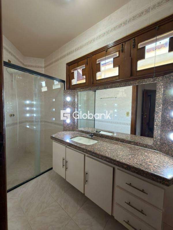 Casa 3 quartos à venda Jardim São Luiz 800m² Montes Claros MG: 
