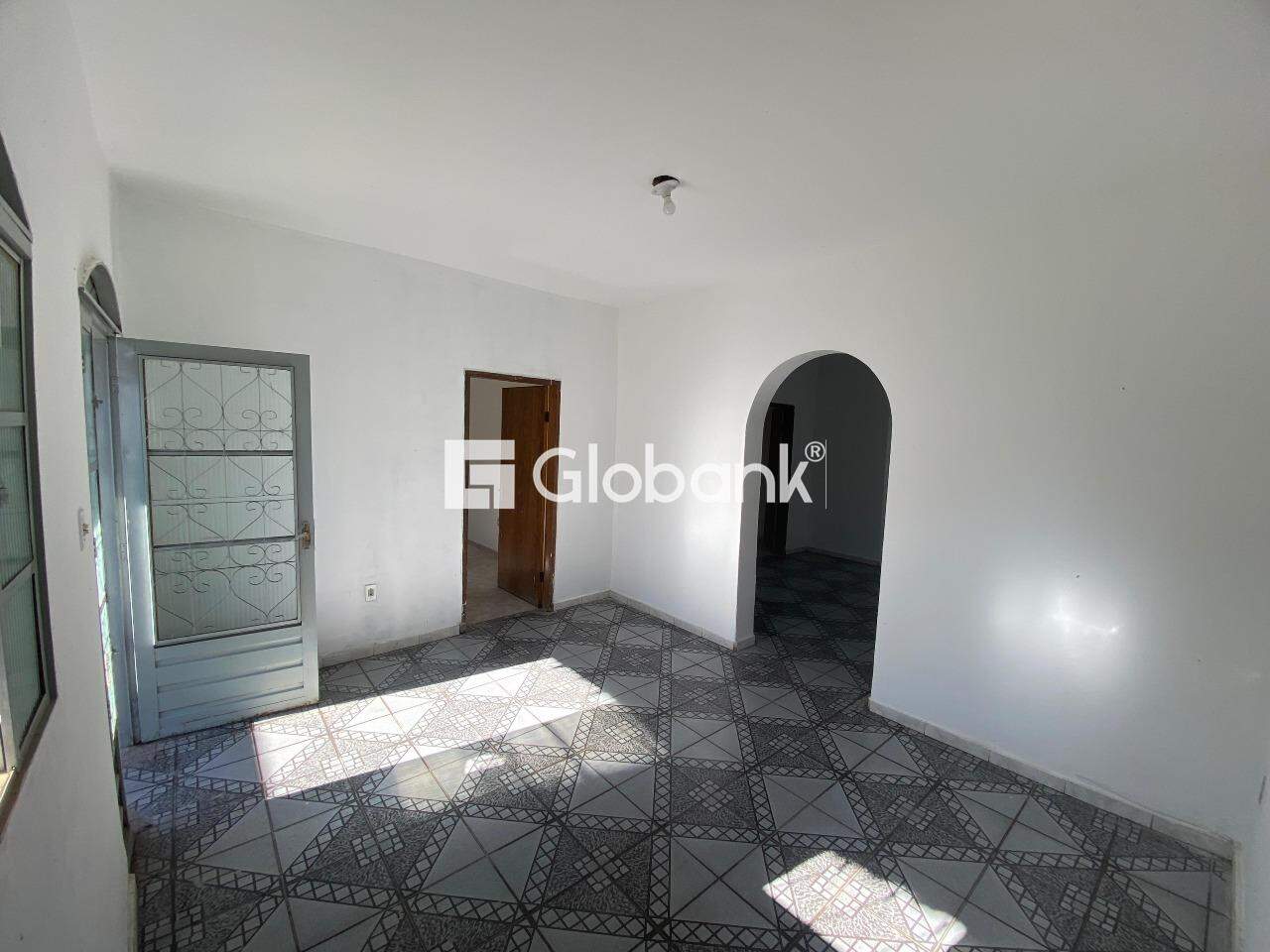 Casa 2 quartos à venda Planalto 203m² Montes Claros MG: 