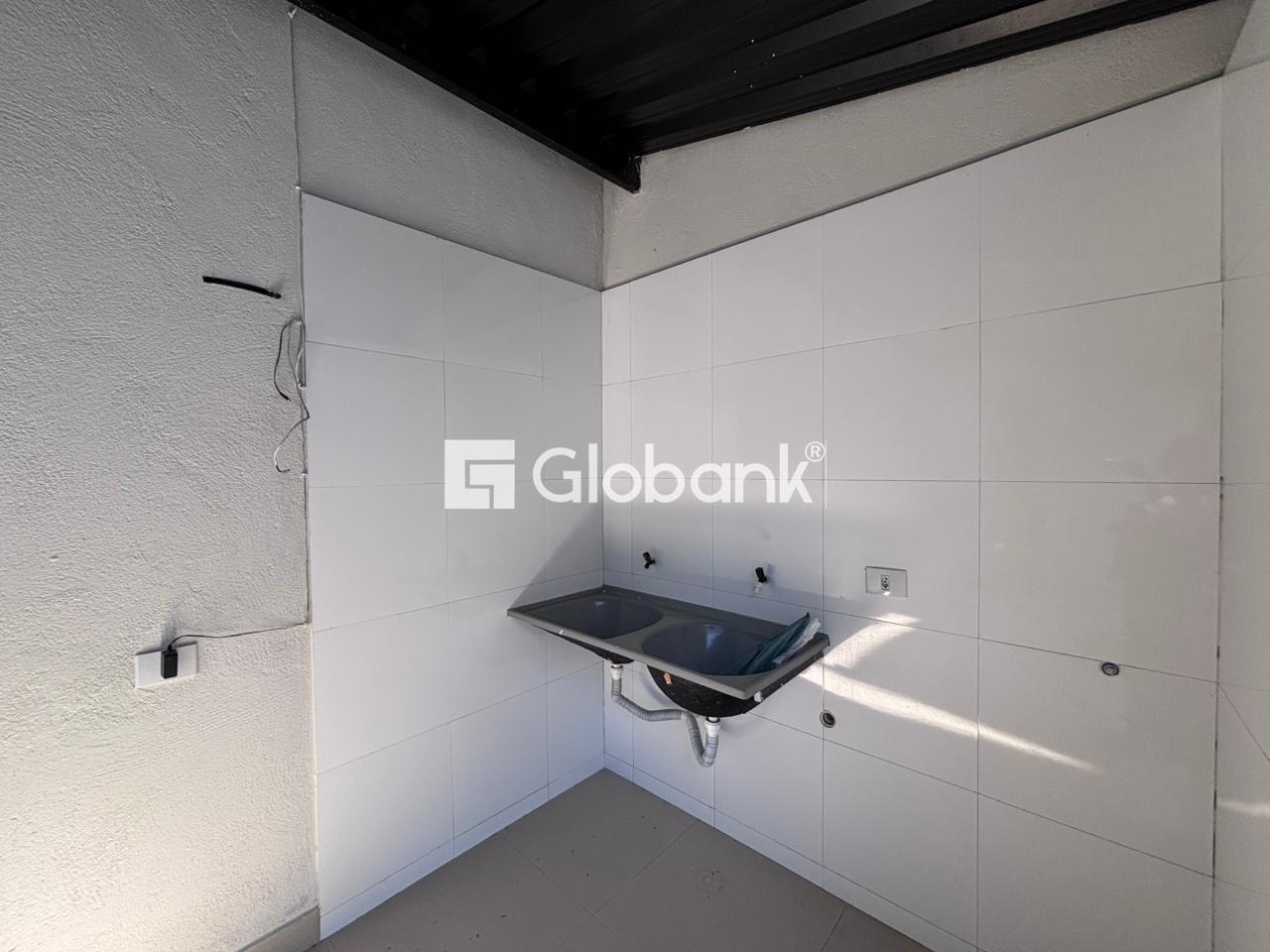 Casa 3 quartos para aluguel São Mateus 70m² Montes Claros MG: Área de serviço