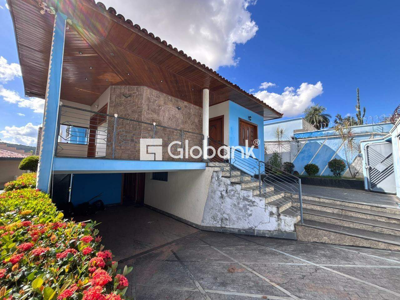 Casa 5 quartos para aluguel Jardim São Luiz 260m² Montes Claros MG: Frente