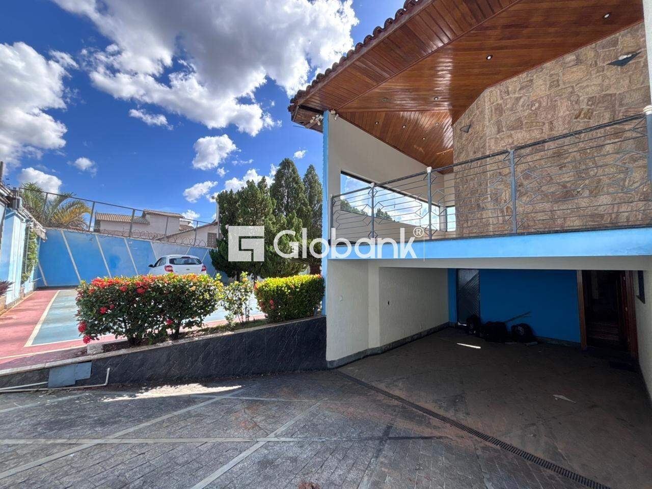 Casa 5 quartos para aluguel Jardim São Luiz 260m² Montes Claros MG: Garagem