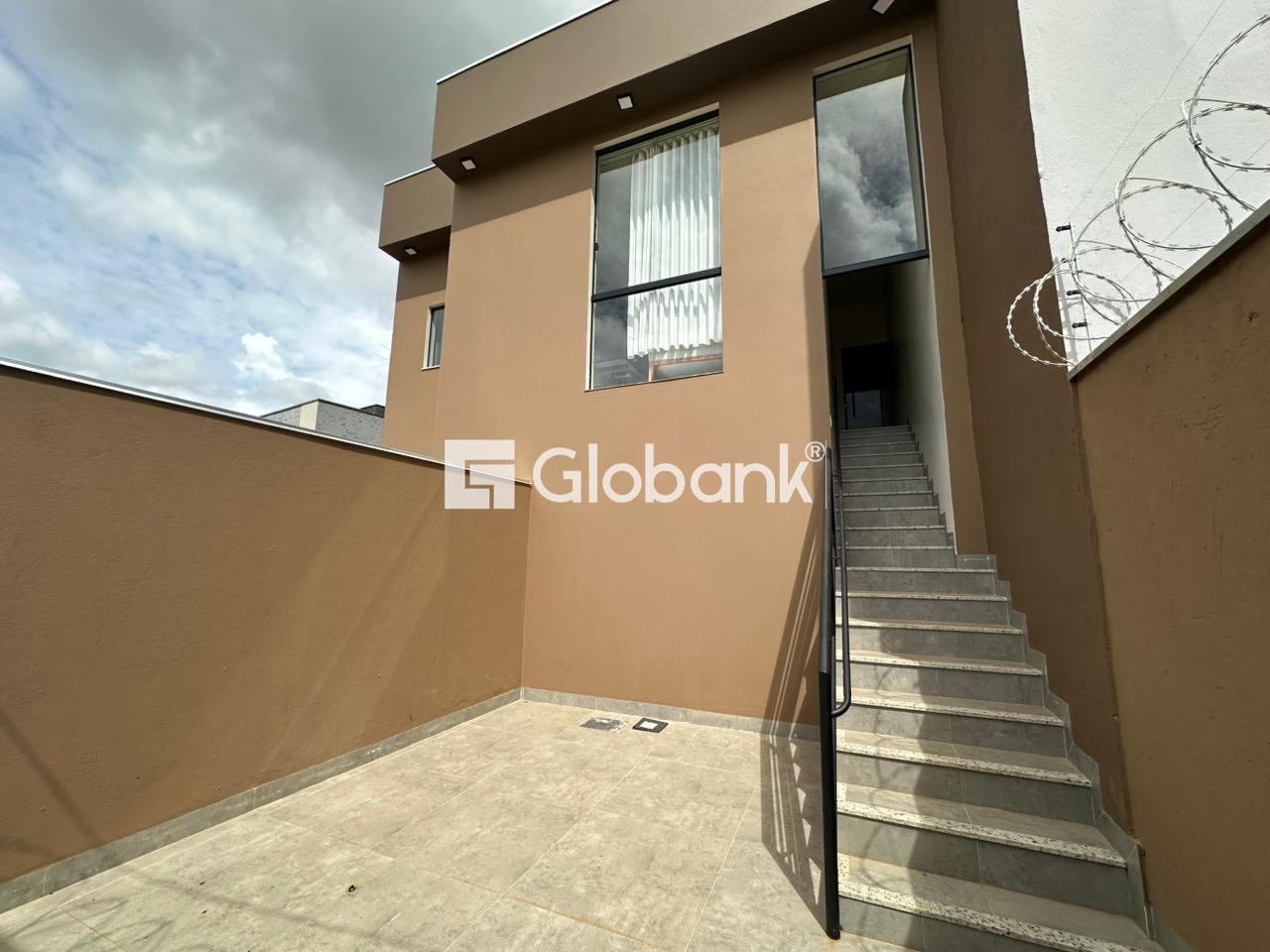 Casa 2 quartos para aluguel Ibituruna 60m² Montes Claros MG: Garagem