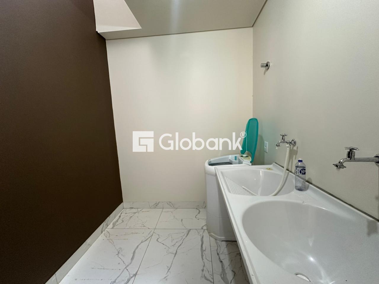 Casa 2 quartos para aluguel Ibituruna 60m² Montes Claros MG: Área de serviço