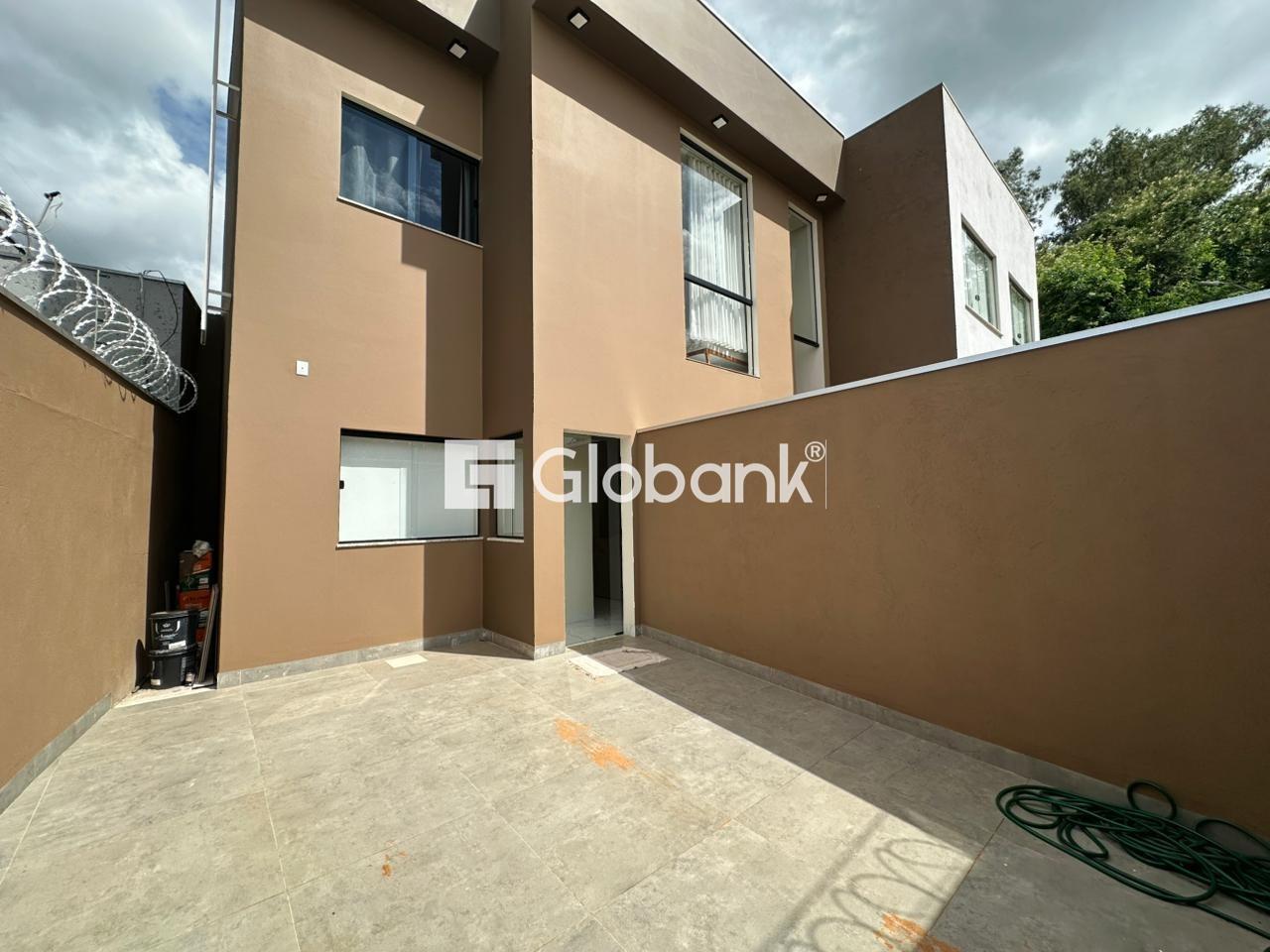 Casa 2 quartos para aluguel Ibituruna 60m² Montes Claros MG: Garagem