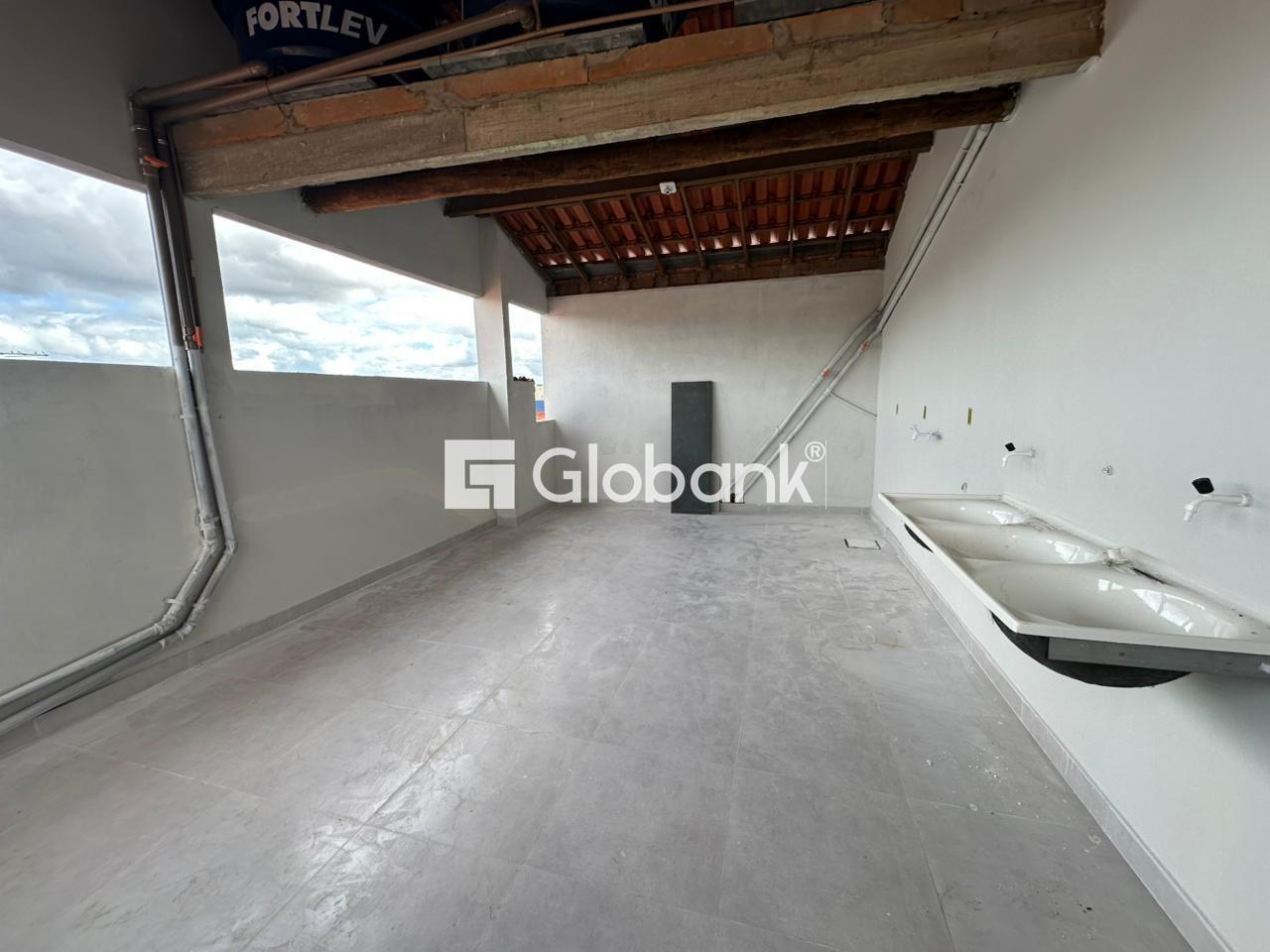 Casa 3 quartos para aluguel Santa Lúcia 250m² Montes Claros MG: Área de serviço