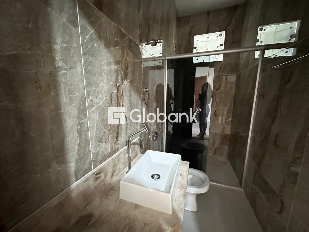 Casa 3 quartos para aluguel Santa Lúcia 250m² Montes Claros MG: Banheiro social 2